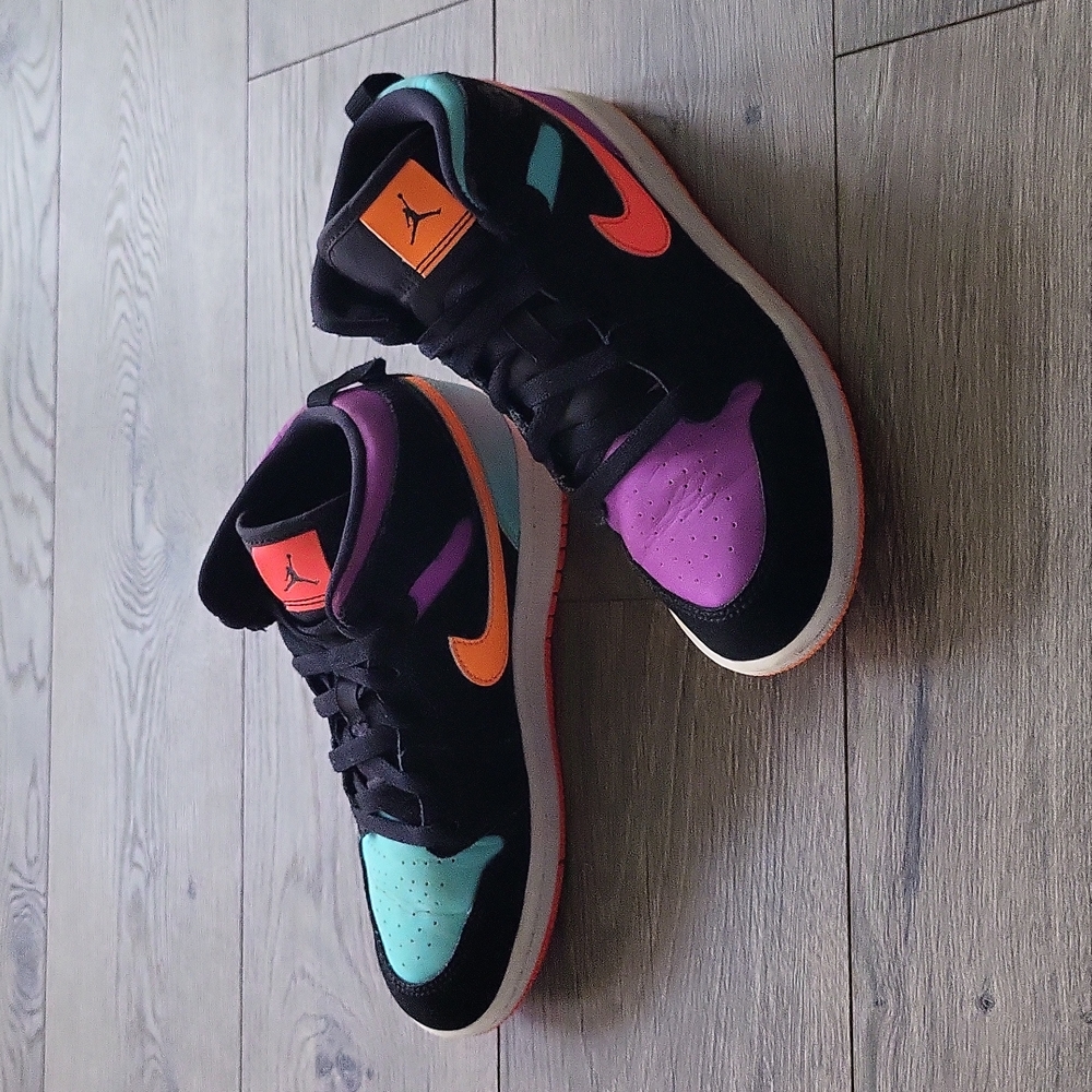 Air Jordan 1 Mid GS Size 3 Youth